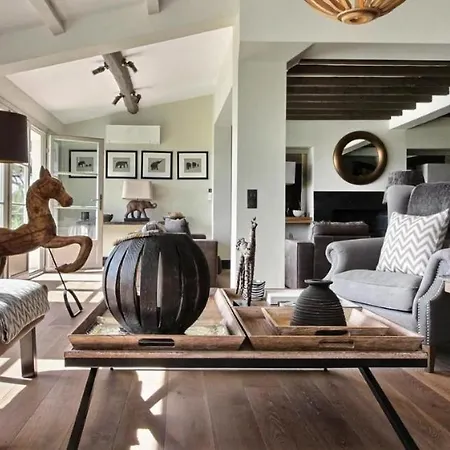 Luxury With Large Pool Villa Nice